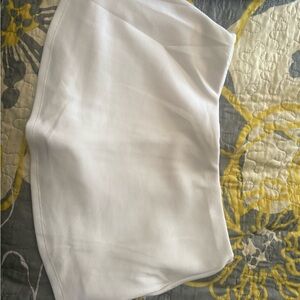 Geel aria skort size small